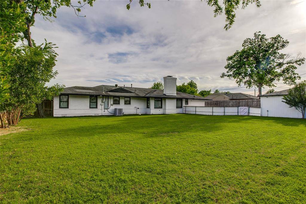 6207 Royal Lane, Dallas, TX 75230