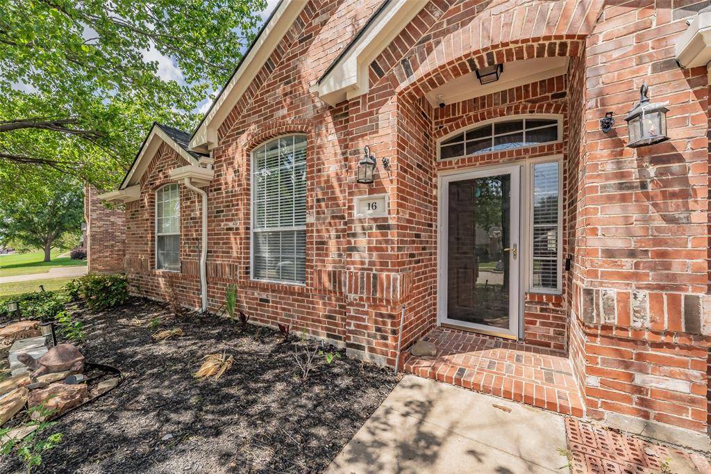 16 Mary Lou Court, Mansfield, TX 76063