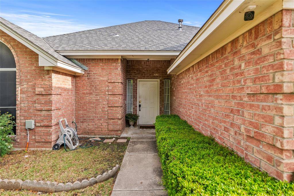 2021 Brooke Drive, Sanger, TX 76266