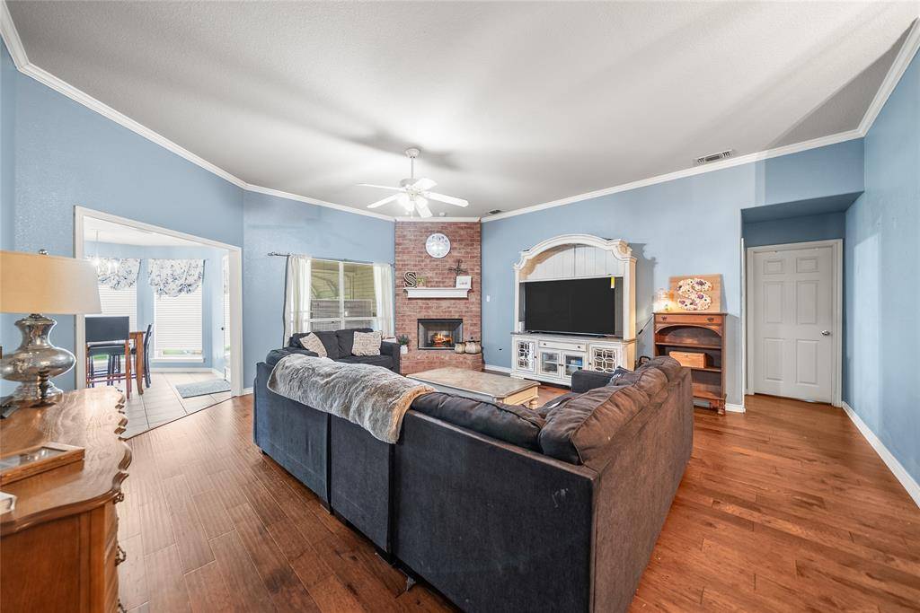 2021 Brooke Drive, Sanger, TX 76266