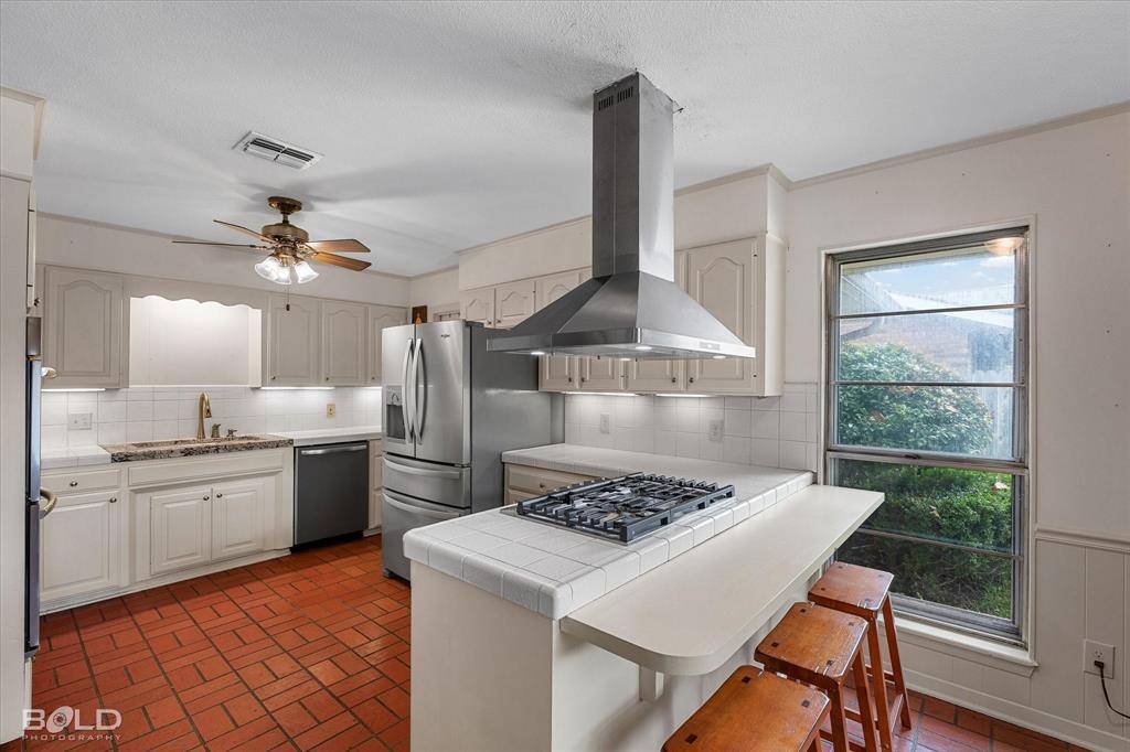 203 Kensington Avenue, Bossier City, LA 71111