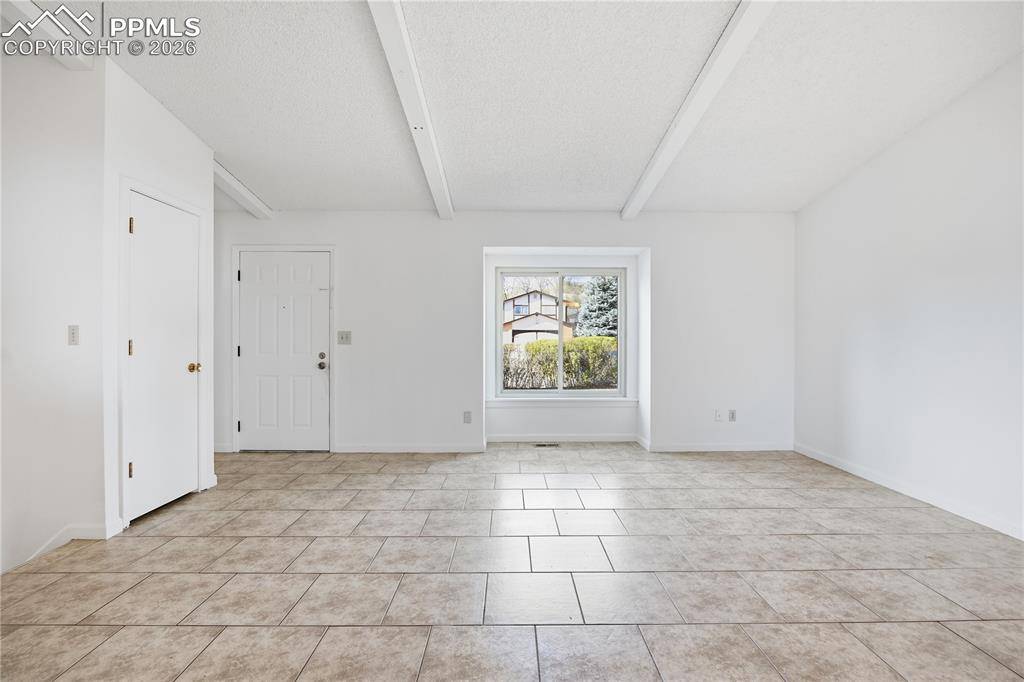 912 Amsterdam DR, Colorado Springs, CO 80907