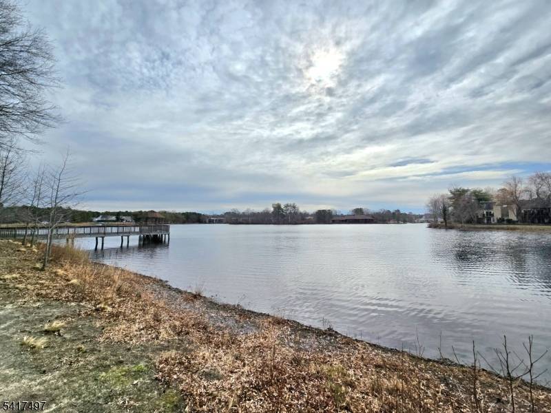 21 Waterview Ct, Evesham Twp., NJ 08053