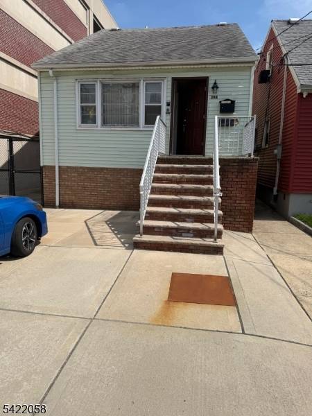398 Avenue, Bayonne City, NJ 07002