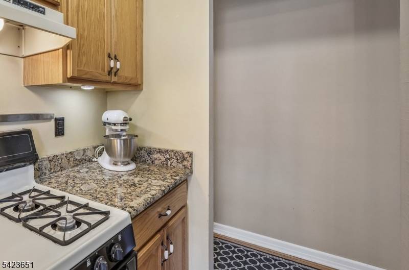 241 E Main St #2B, Bergenfield Boro, NJ 07621