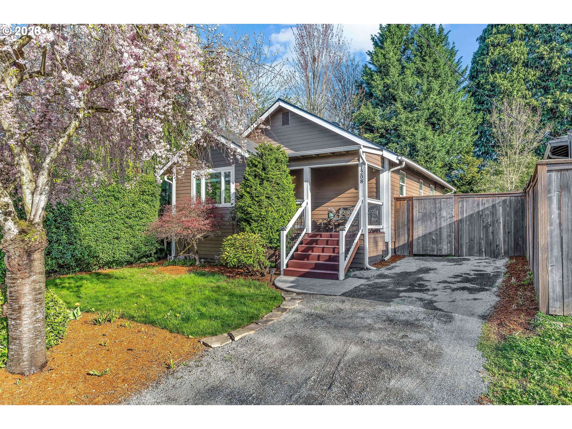 1208 W MCLOUGHLIN BLVD, Vancouver, WA 98660