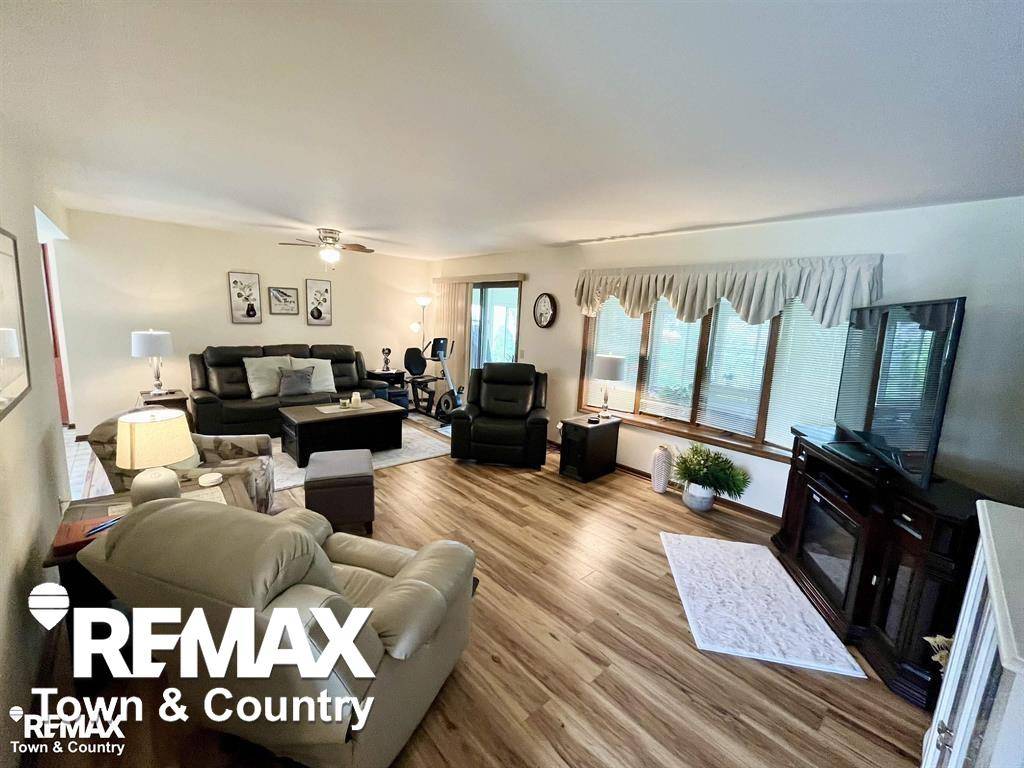 6112 Oak Creek DR, Mundy Twp, MI 48473