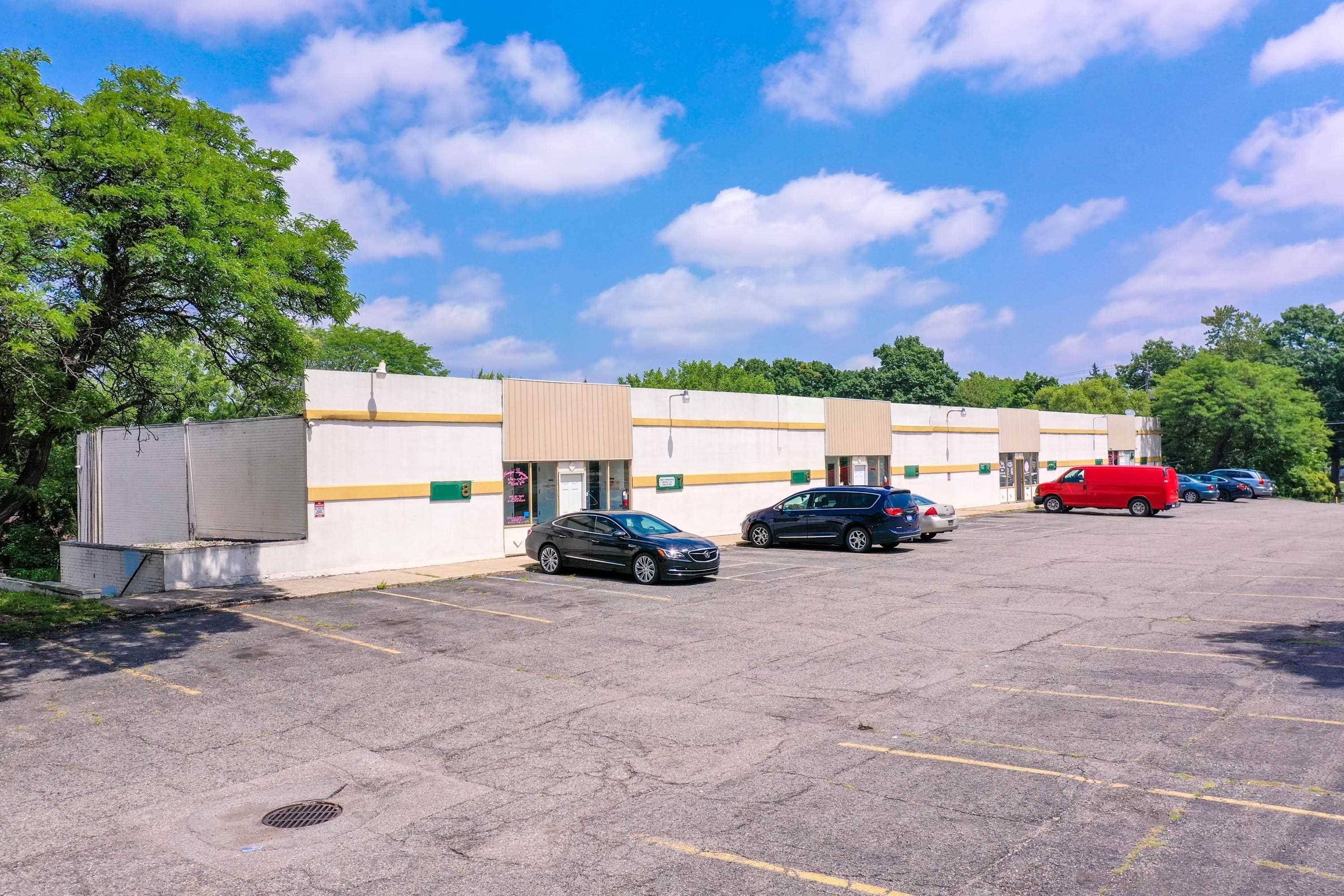 2710 W Court #11 & #12 ST, Flint, MI 48503