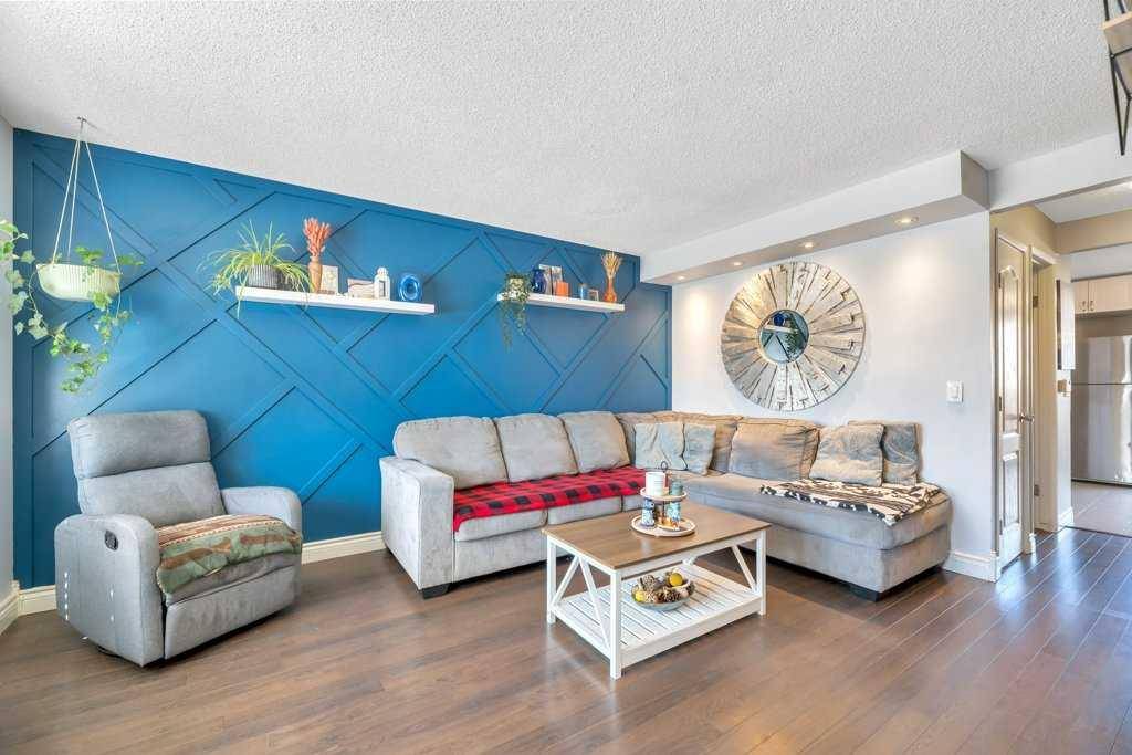 75 Deerfield DR SE, Calgary, AB T2J 6T8