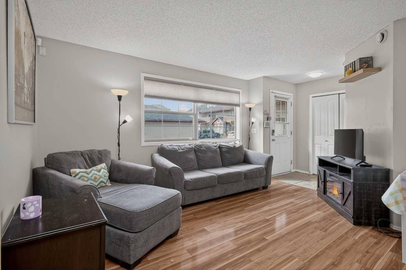 23 Everridge SQ SW #105, Calgary, AB T2Y5J6