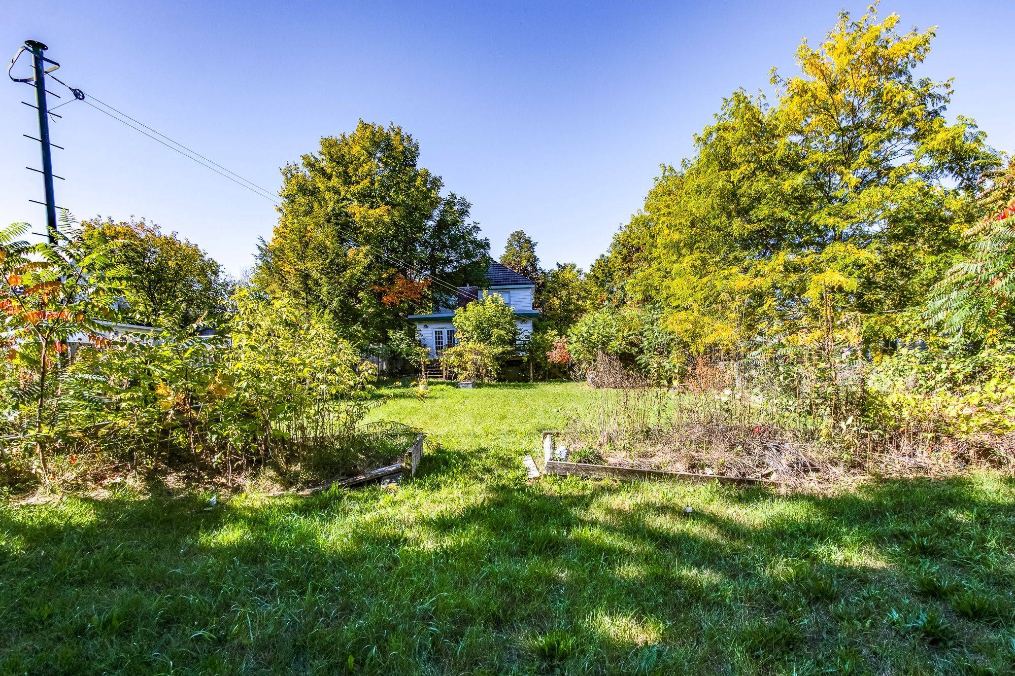 63 Fifth ST E, Midland, ON L4R 3V4