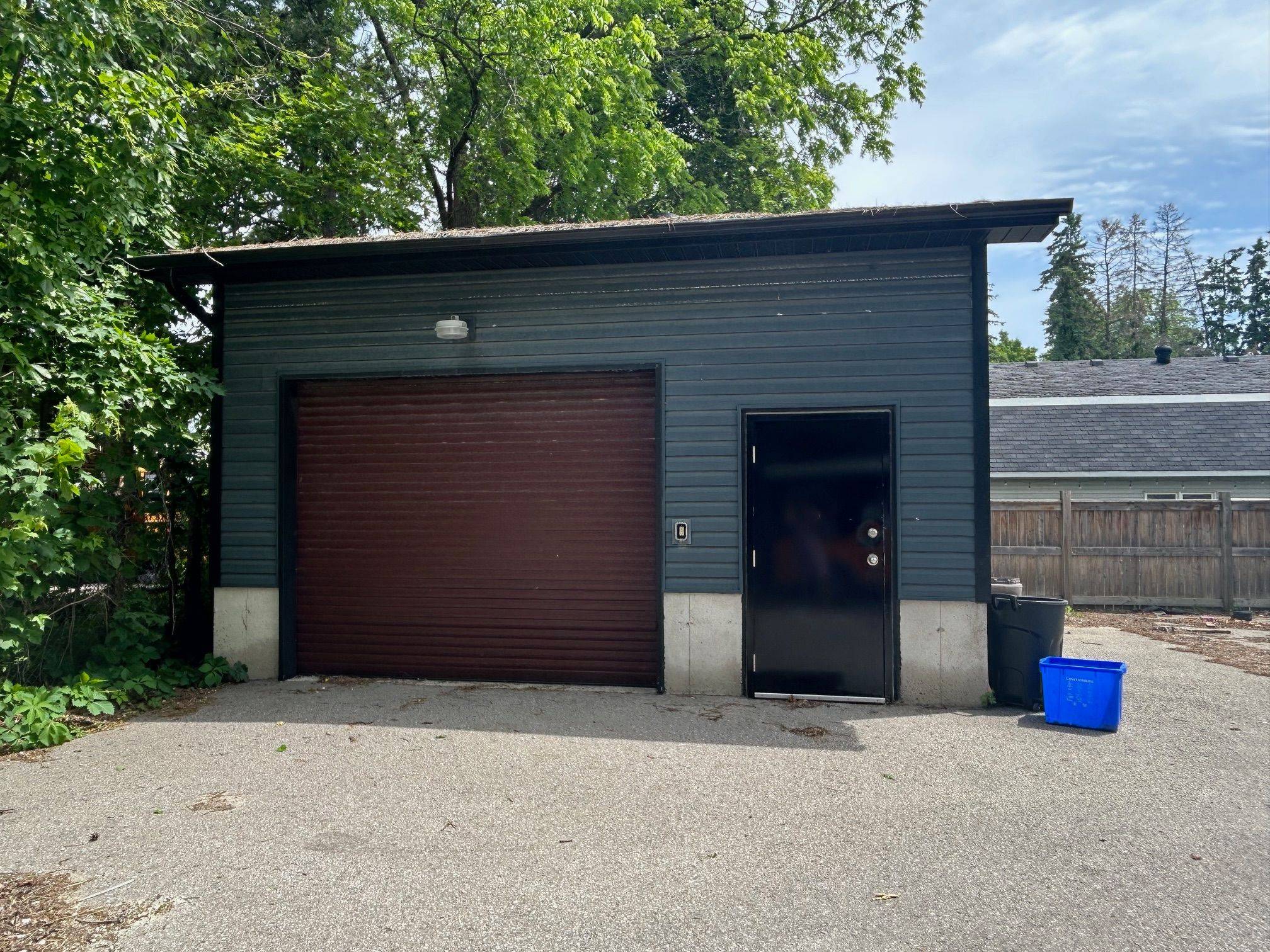 22 Caroline ST, Barrie, ON L4N 2S3