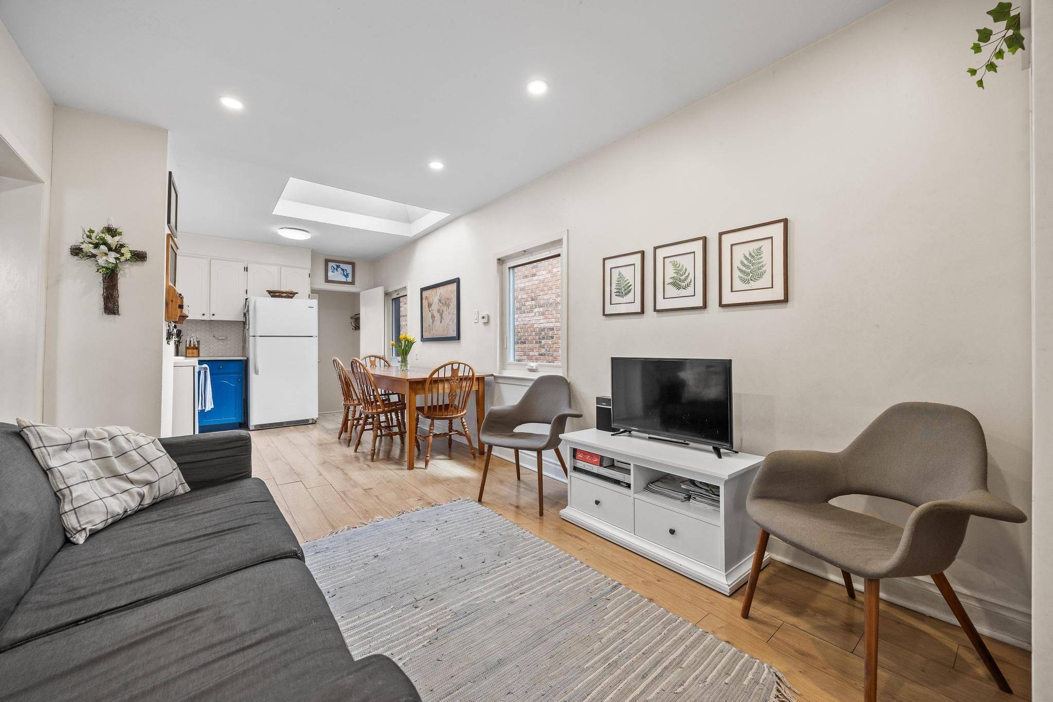 231 Bicknell AVE, Toronto W03, ON M6M 4H2