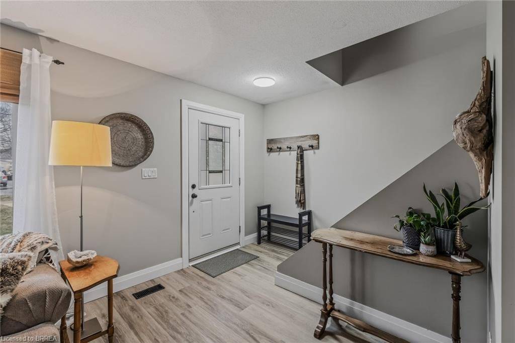 31 Market ST #A, Brant, ON N3L 3A9