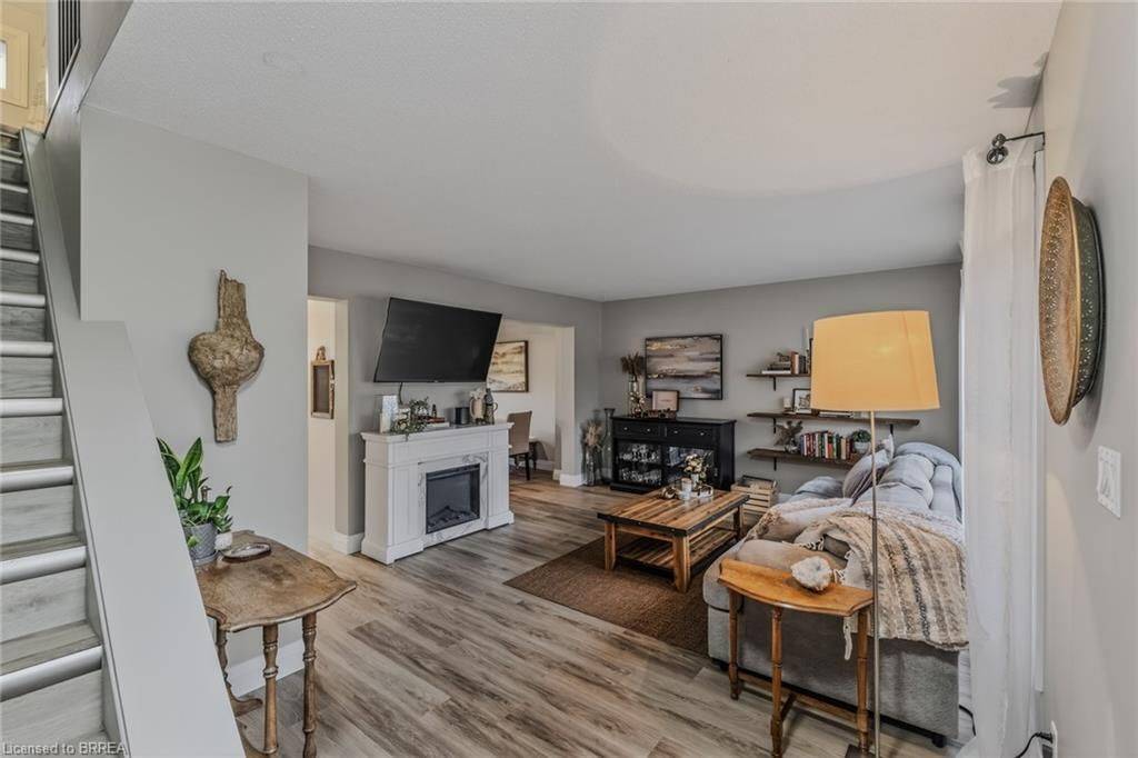 31 Market ST #A, Brant, ON N3L 3A9