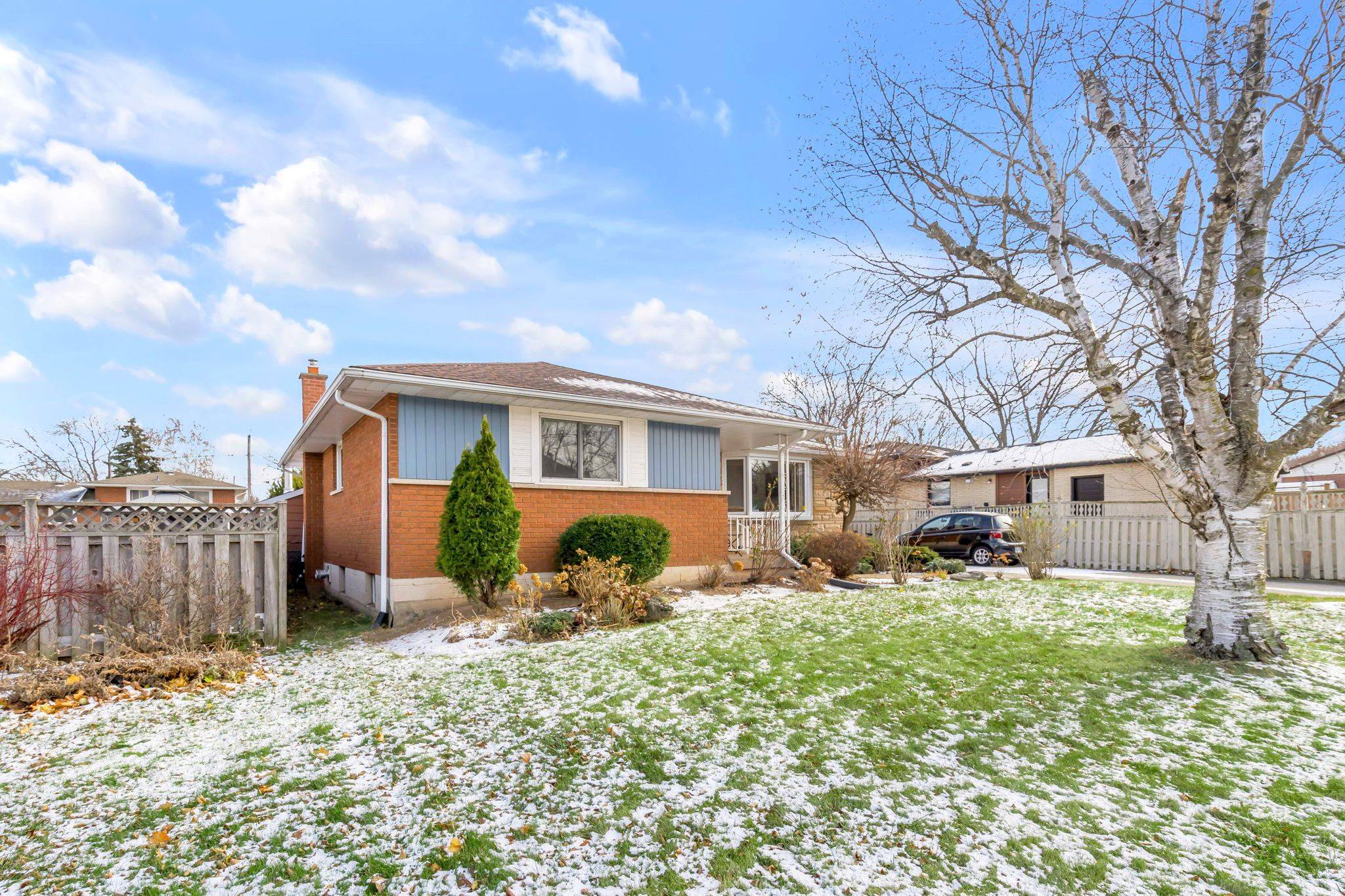 398 Kerman AVE, Grimsby, ON L3M 3X1