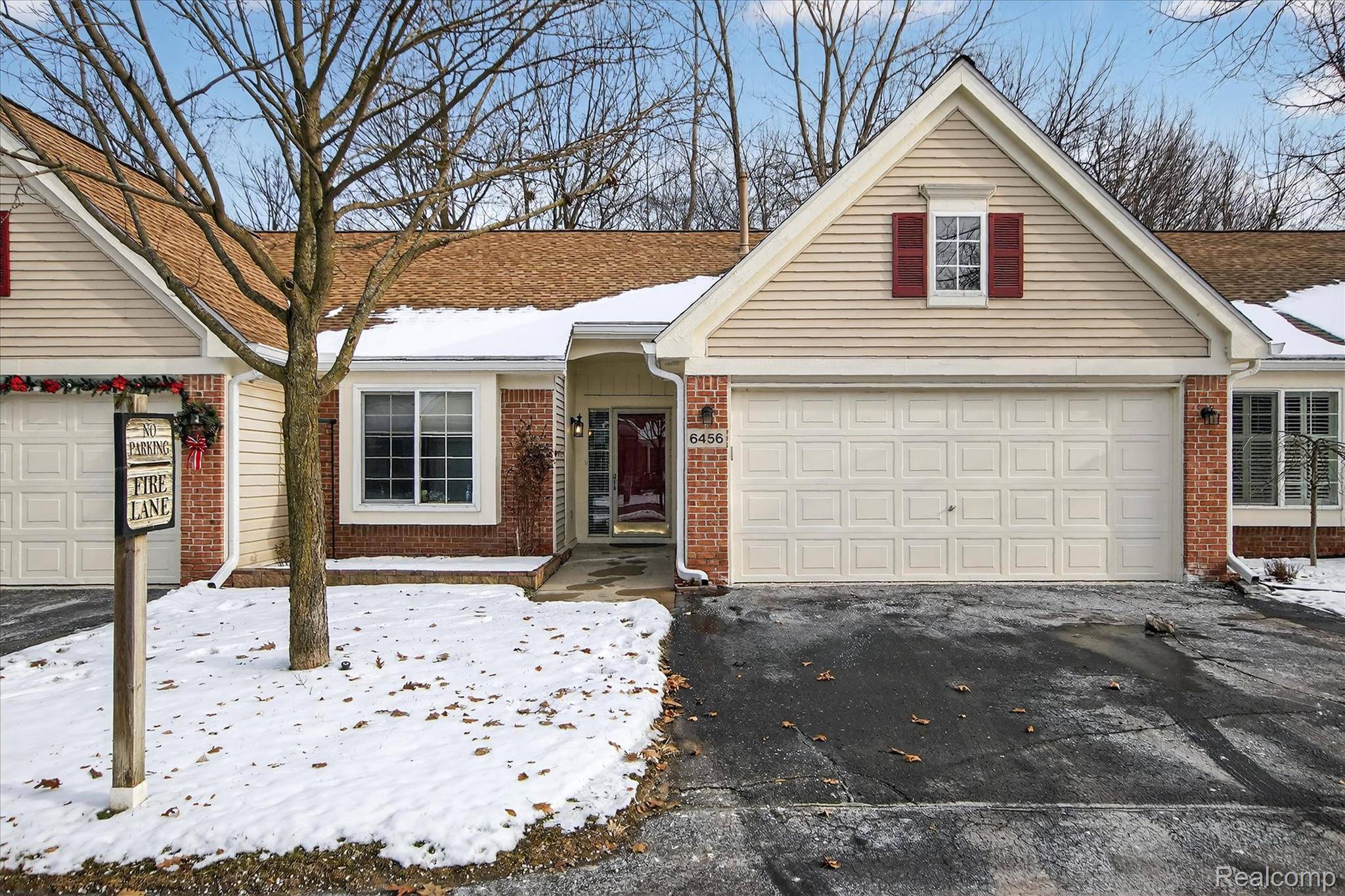 6456 Pembrook DR, Westland, MI 48185