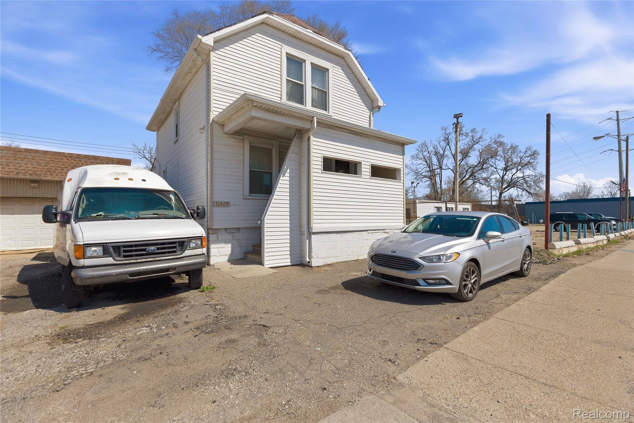 11429 E 8 Mile RD, Warren, MI 48089