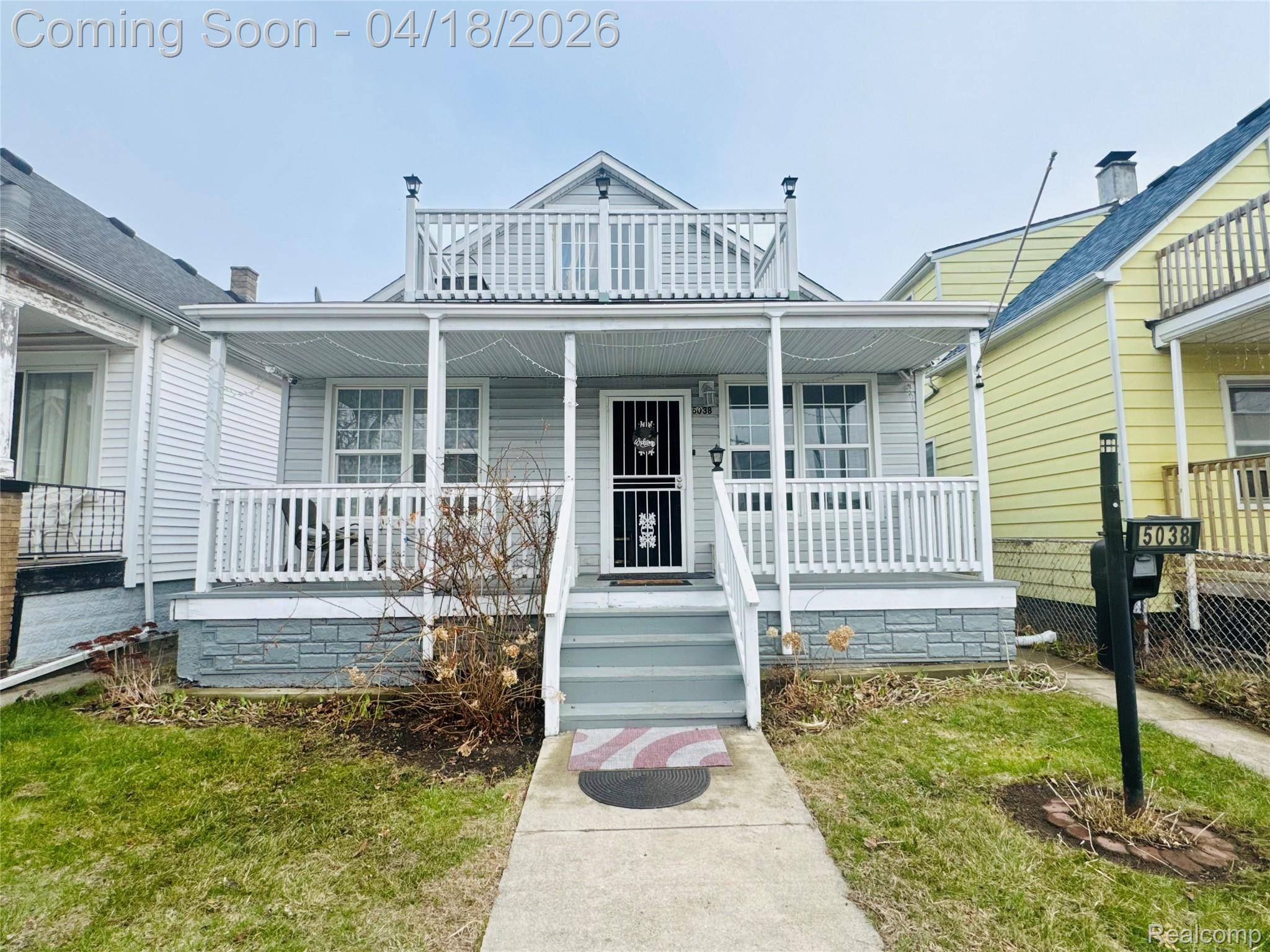 5038 Evaline ST, Hamtramck, MI 48212