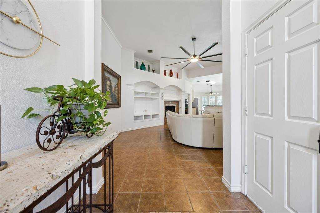 6320 Merritt Way Court, Arlington, TX 76018