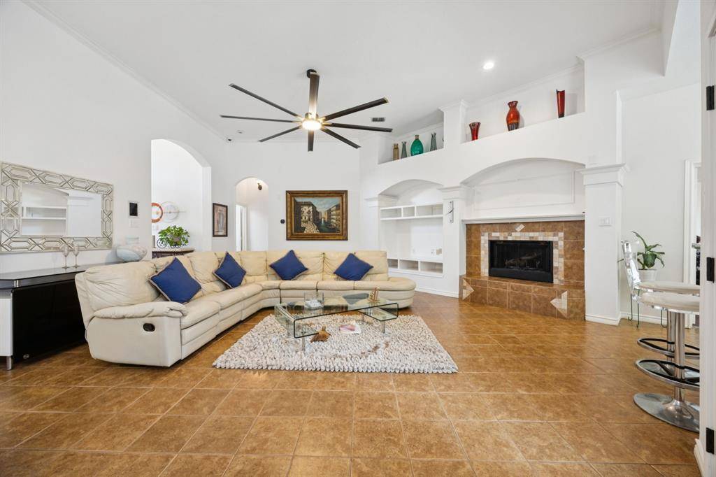 6320 Merritt Way Court, Arlington, TX 76018