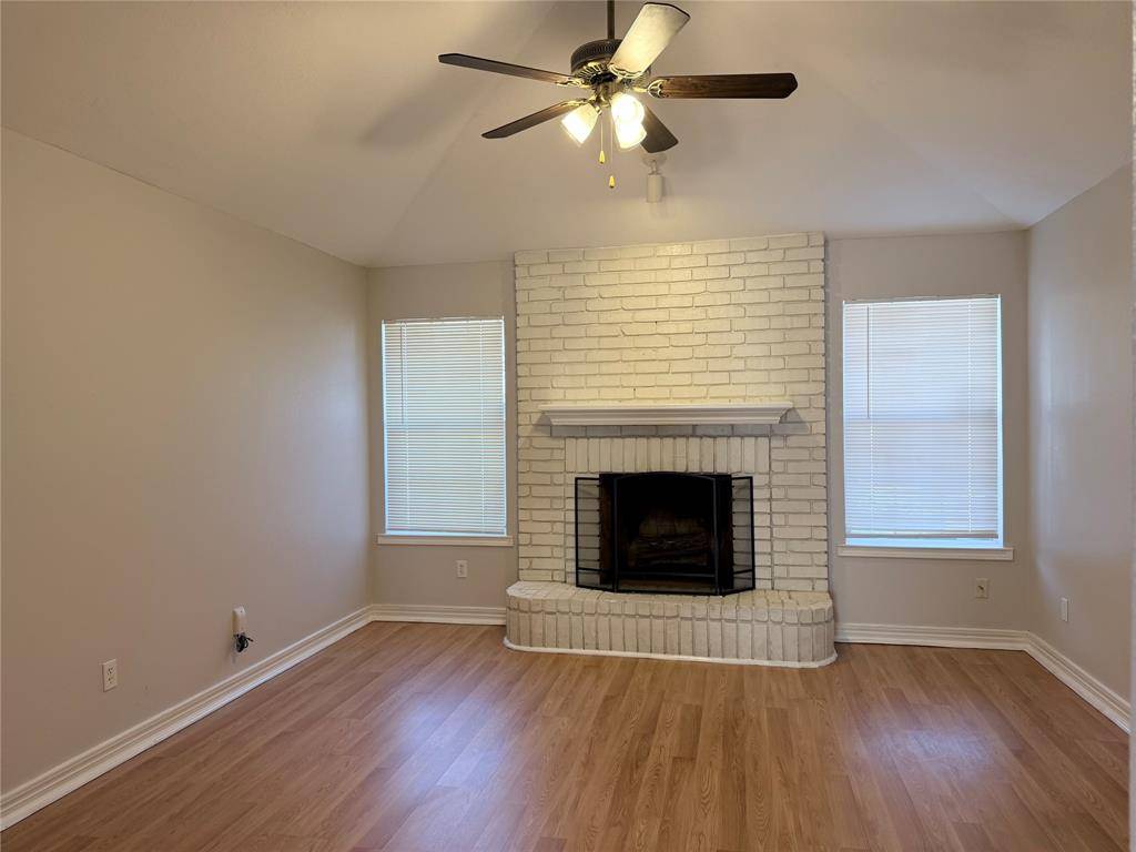 918 Gwinnett Circle, Arlington, TX 76017