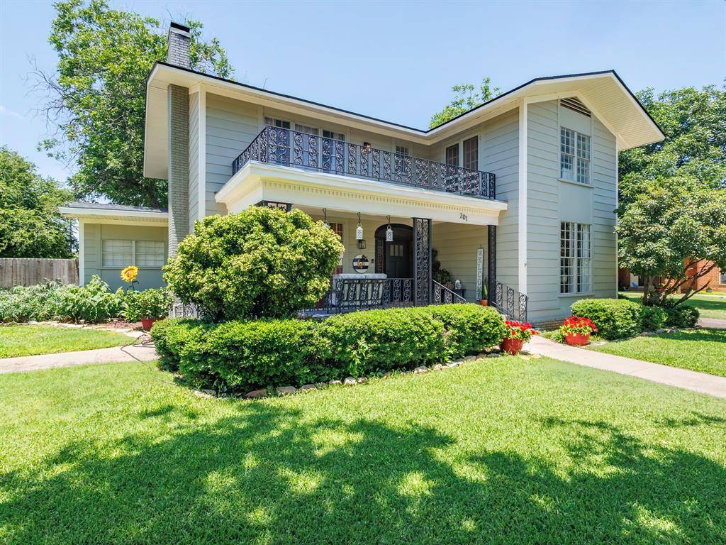 201 N Blanco, Coleman, TX 76834