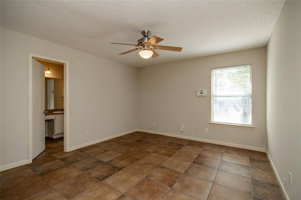 618 Plainview Drive, Mansfield, TX 76063