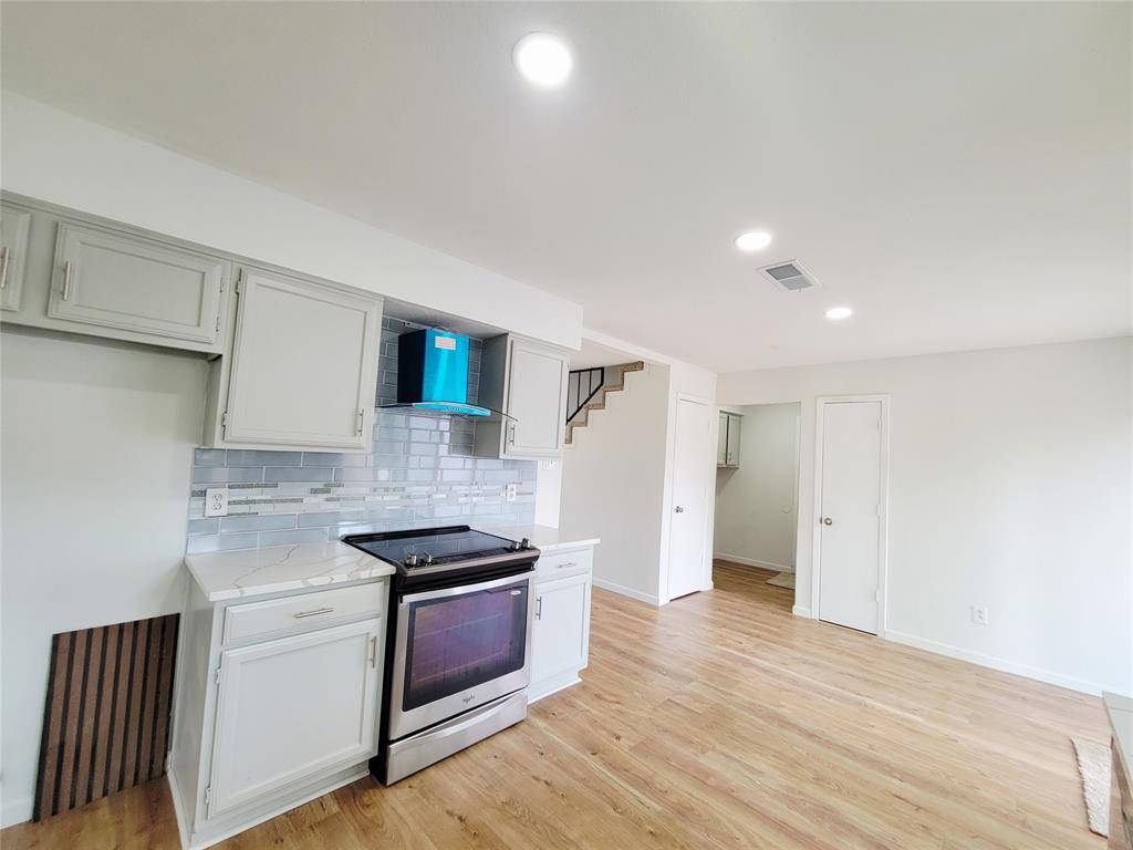 2317 Woodhollow Avenue, Mesquite, TX 75150