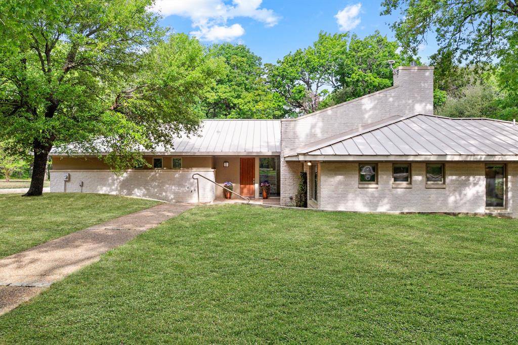 301 Bentwood Circle, Corsicana, TX 75109