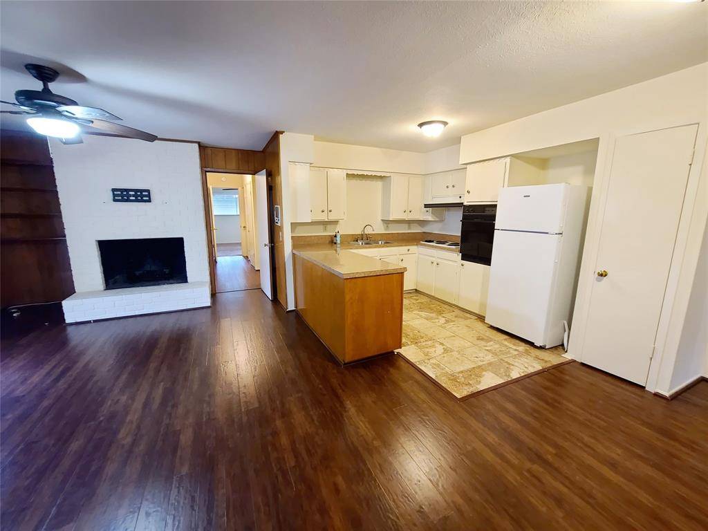 7434 Brentcove Circle, Dallas, TX 75214