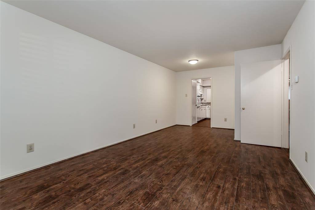 7544 Brentcove Circle, Dallas, TX 75214