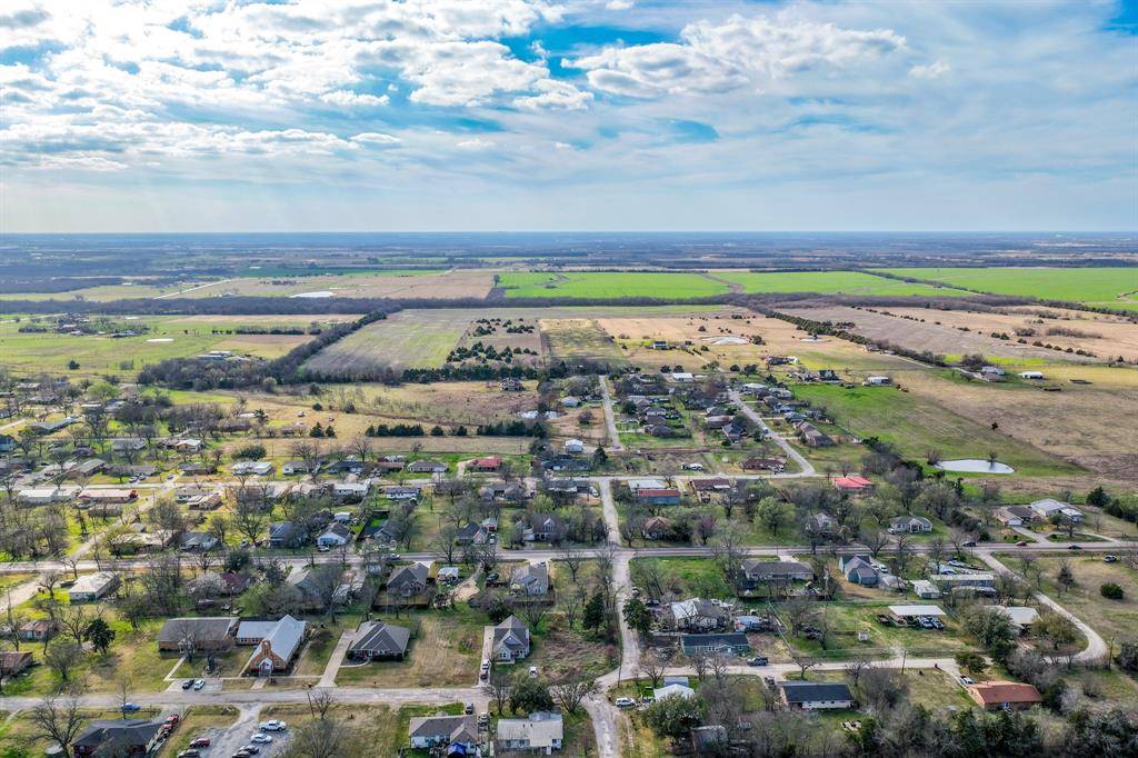 215 N 4th Street, Celeste, TX 75423