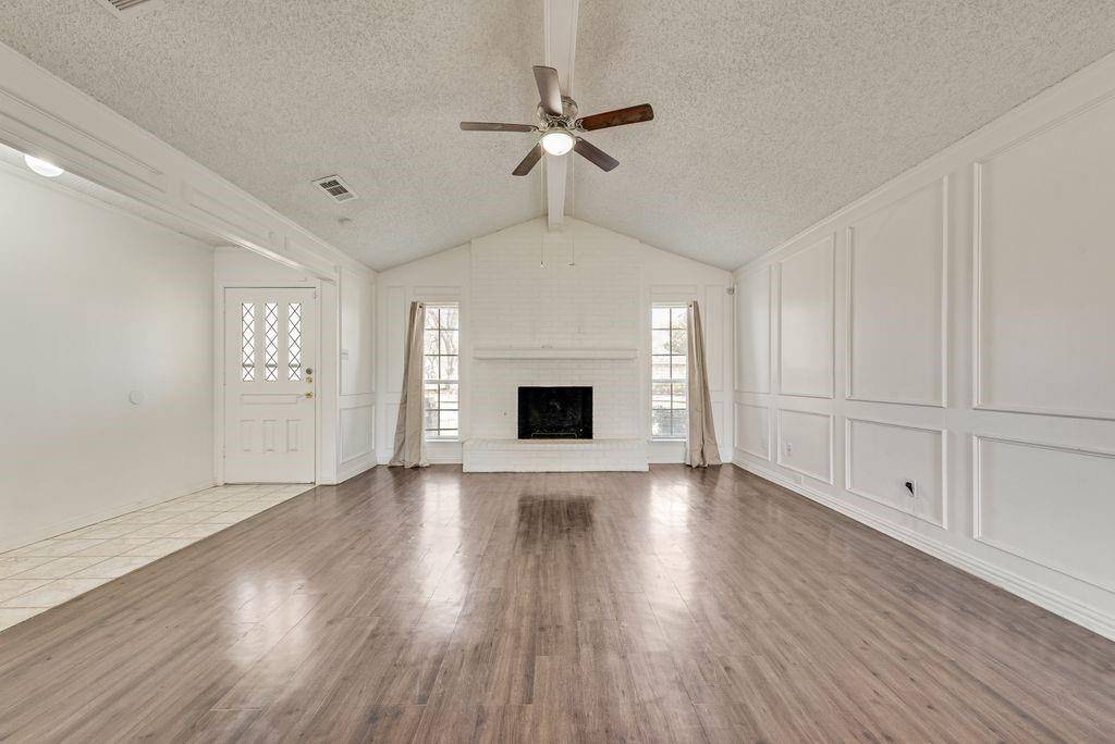 1038 Florence Drive, Duncanville, TX 75116