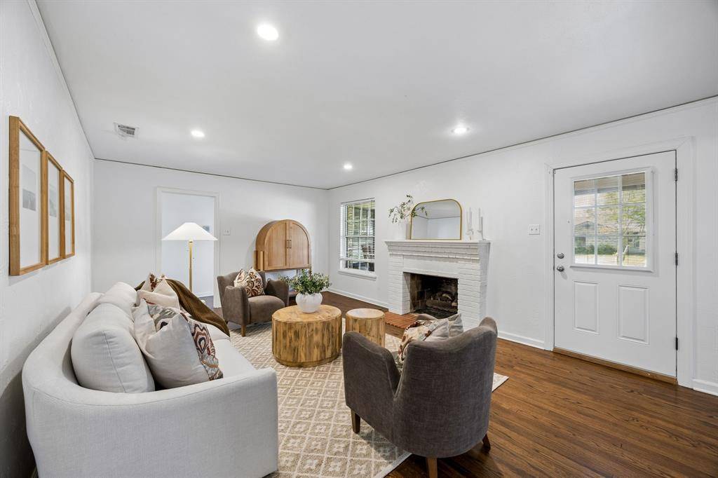 9262 Forest Hills Boulevard, Dallas, TX 75218