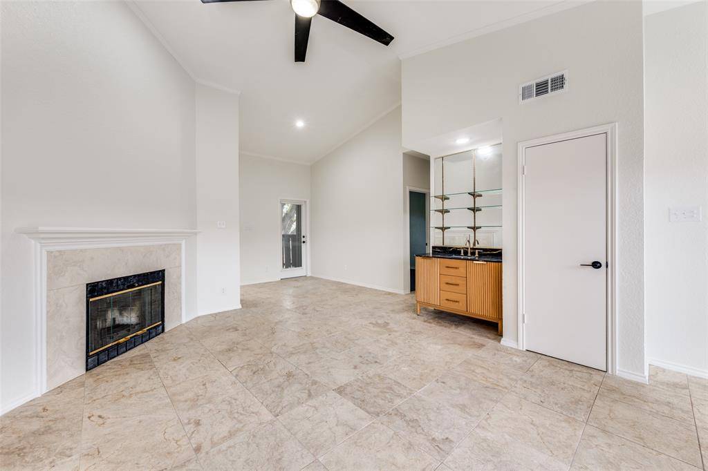 401 Pebble Way #239, Arlington, TX 76006