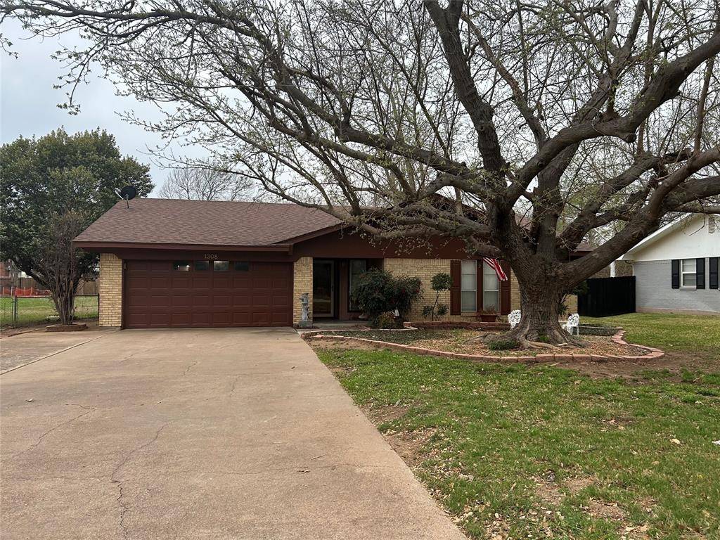 1308 S Rodgers Drive, Graham, TX 76450