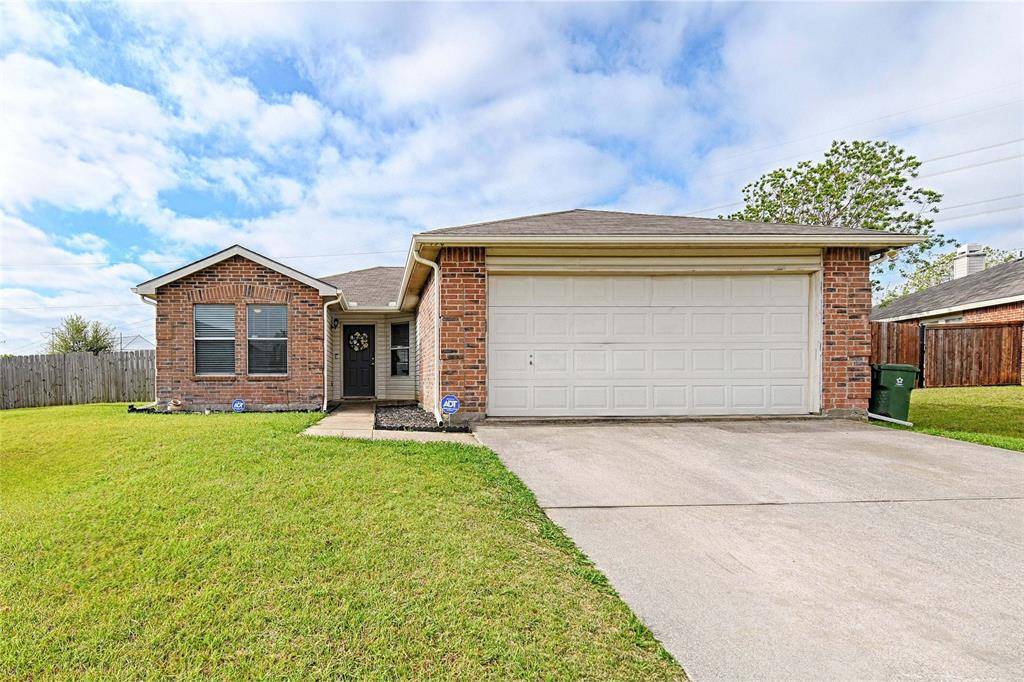 950 White Dove Drive, Arlington, TX 76017