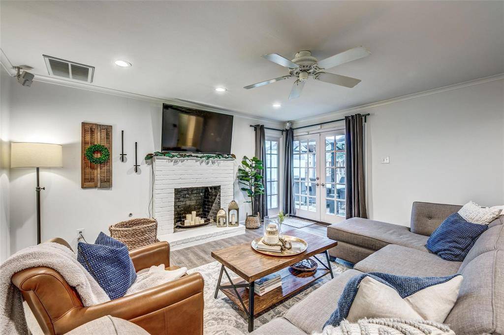 9921 Windlake Circle, Dallas, TX 75238