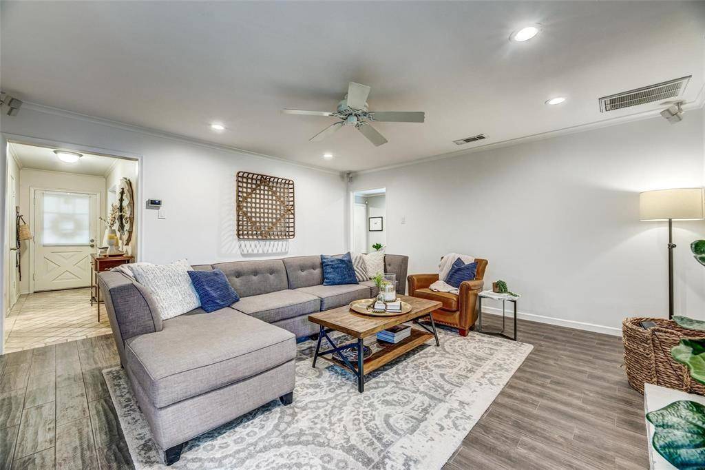 9921 Windlake Circle, Dallas, TX 75238