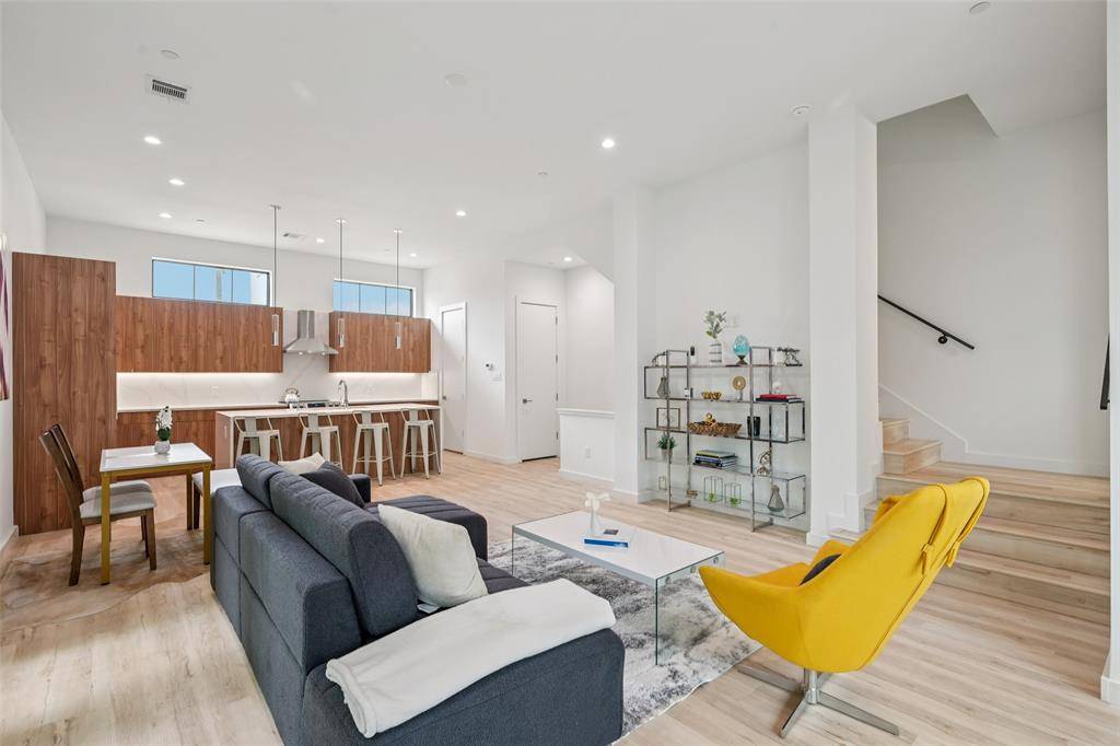 1775 Novela Way, Dallas, TX 75215