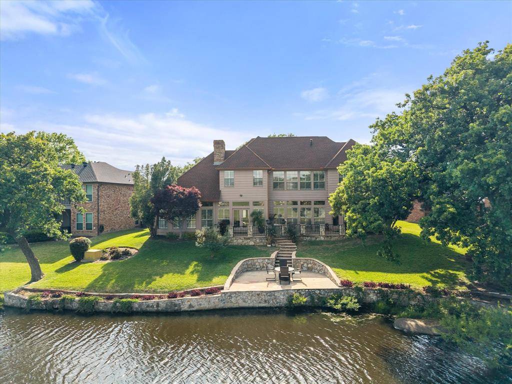 814 Muirfield Drive, Mansfield, TX 76063