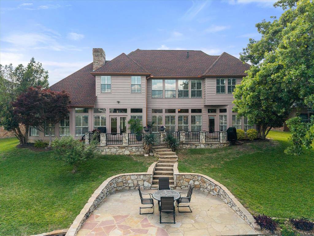 814 Muirfield Drive, Mansfield, TX 76063