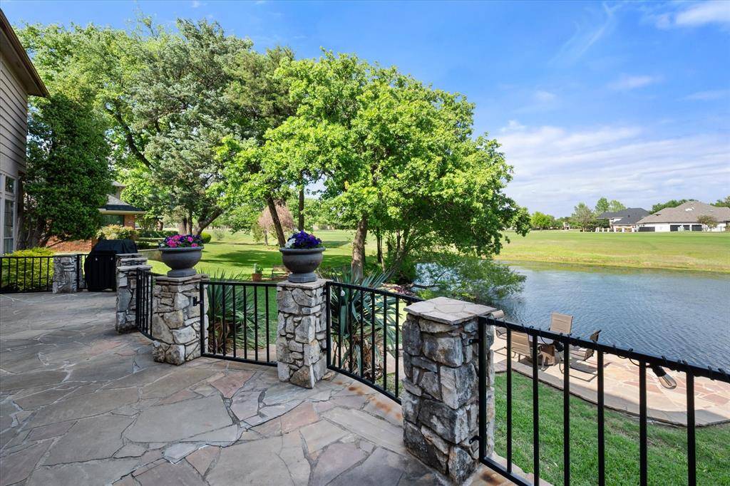 814 Muirfield Drive, Mansfield, TX 76063