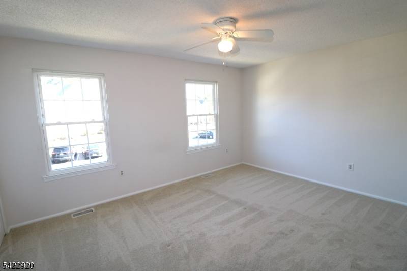 204 Red Crest La. #204, Branchburg Twp., NJ 08876