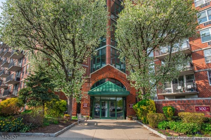 300 Main St #704, Little Falls Twp., NJ 07424