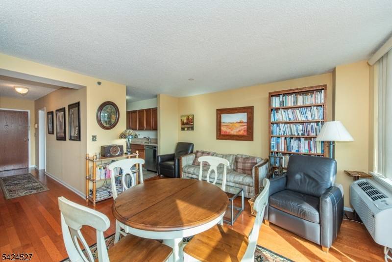 300 Main St #704, Little Falls Twp., NJ 07424