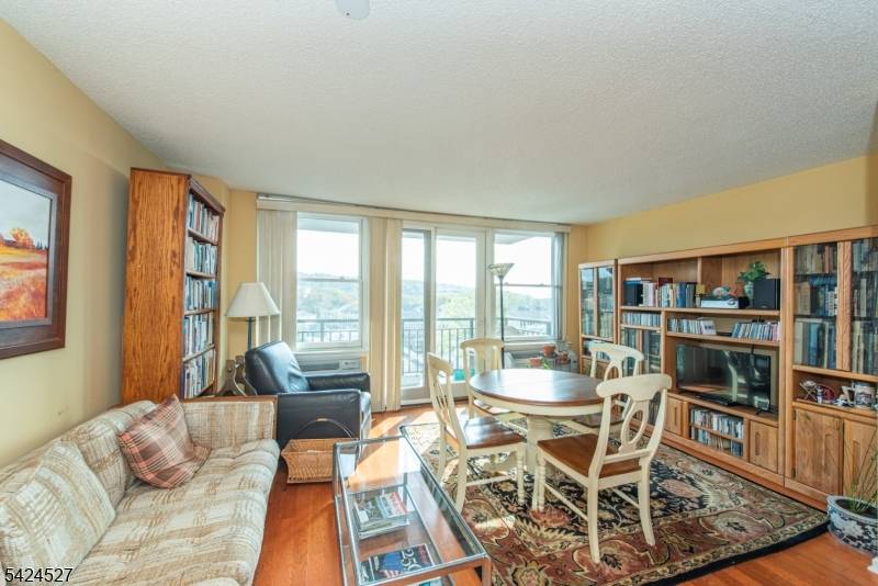 300 Main St #704, Little Falls Twp., NJ 07424