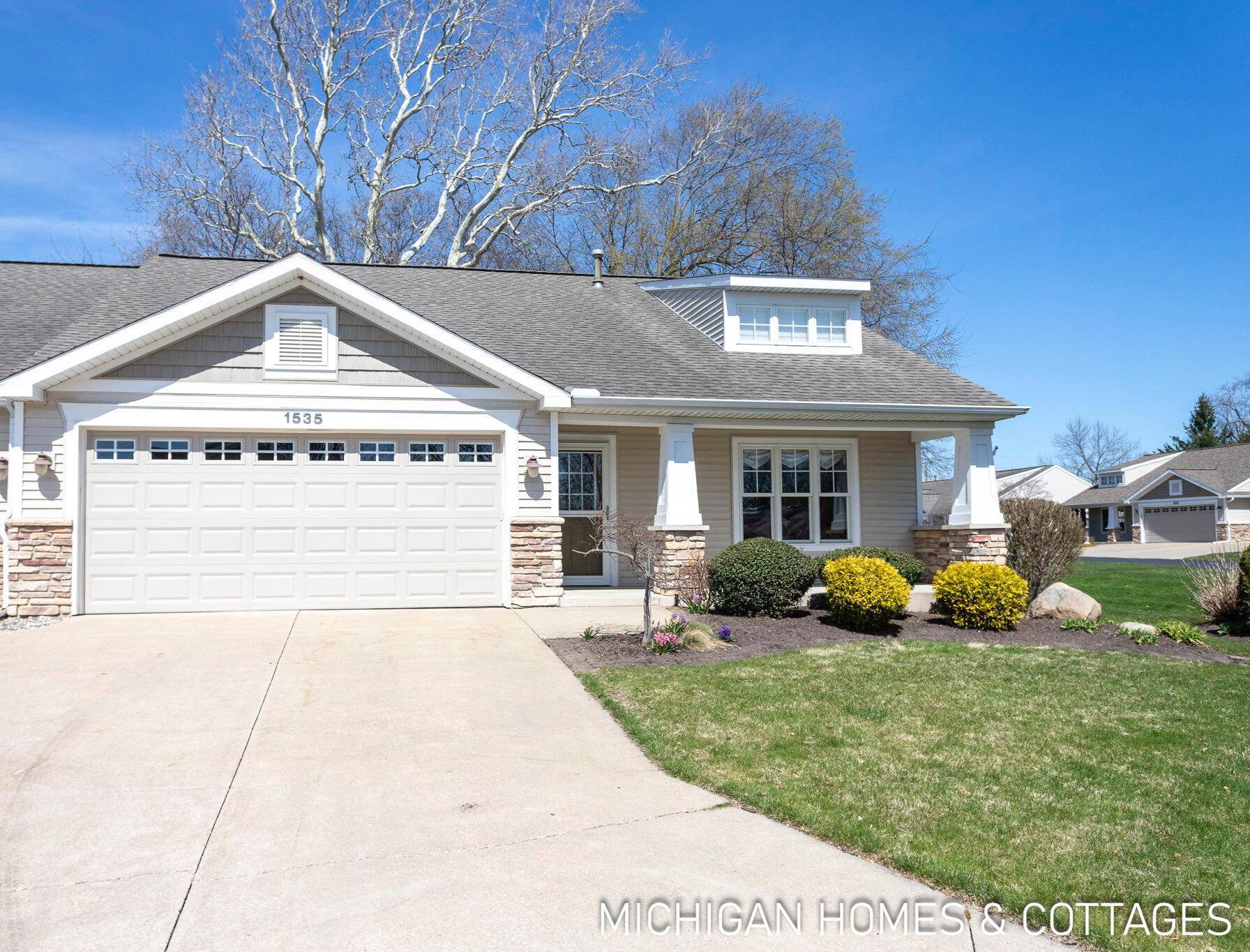 1535 Ashtyn Woods Pkwy, Holland Twp, MI 49464