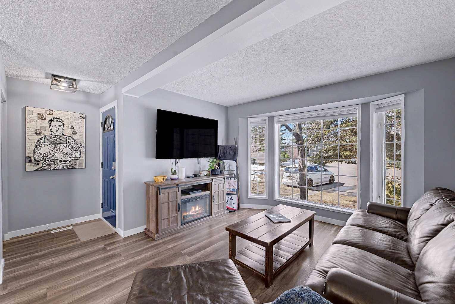 339 Coverdale CT NE, Calgary, AB T3K 4J8